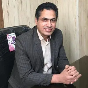 تصویر دکتر علیرضا بی باک