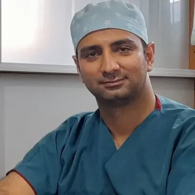 دکتر علیرضا مکارم